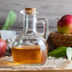 Czy ocet jabłkowy obniża cholesterol? Sprawdź skuteczność i badania