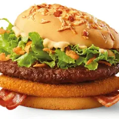 Ile kalorii ma drwal z McDonald's? Sprawdź, czy warto go jeść!