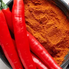 Pieprz cayenne na odchudzanie – jak stosować, dawkowanie i skutki uboczne