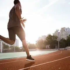Jak szybciej biegać sprint – skuteczne metody na poprawę szybkości i techniki