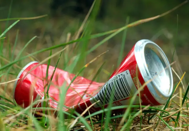 Zmień nawyki, nie życie. Prosty przewodnik po ekologii "przy okazji"