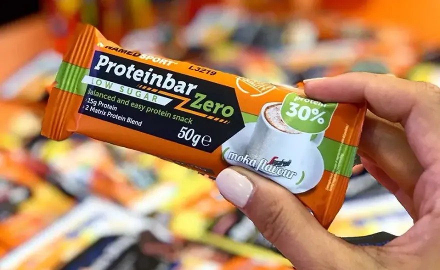 Czy baton proteinowy jest zdrowy? Odkryj ukryte zagrożenia i korzyści