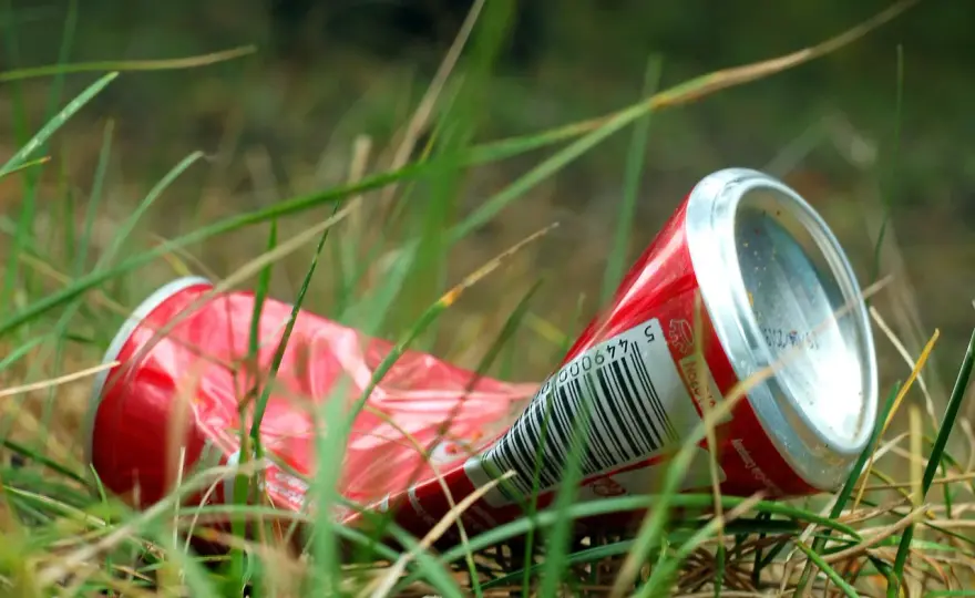 Zmień nawyki, nie życie. Prosty przewodnik po ekologii "przy okazji"