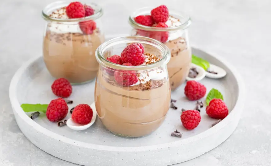 Pudding proteinowy z czym jeść – najlepsze połączenia dla smaku i zdrowia