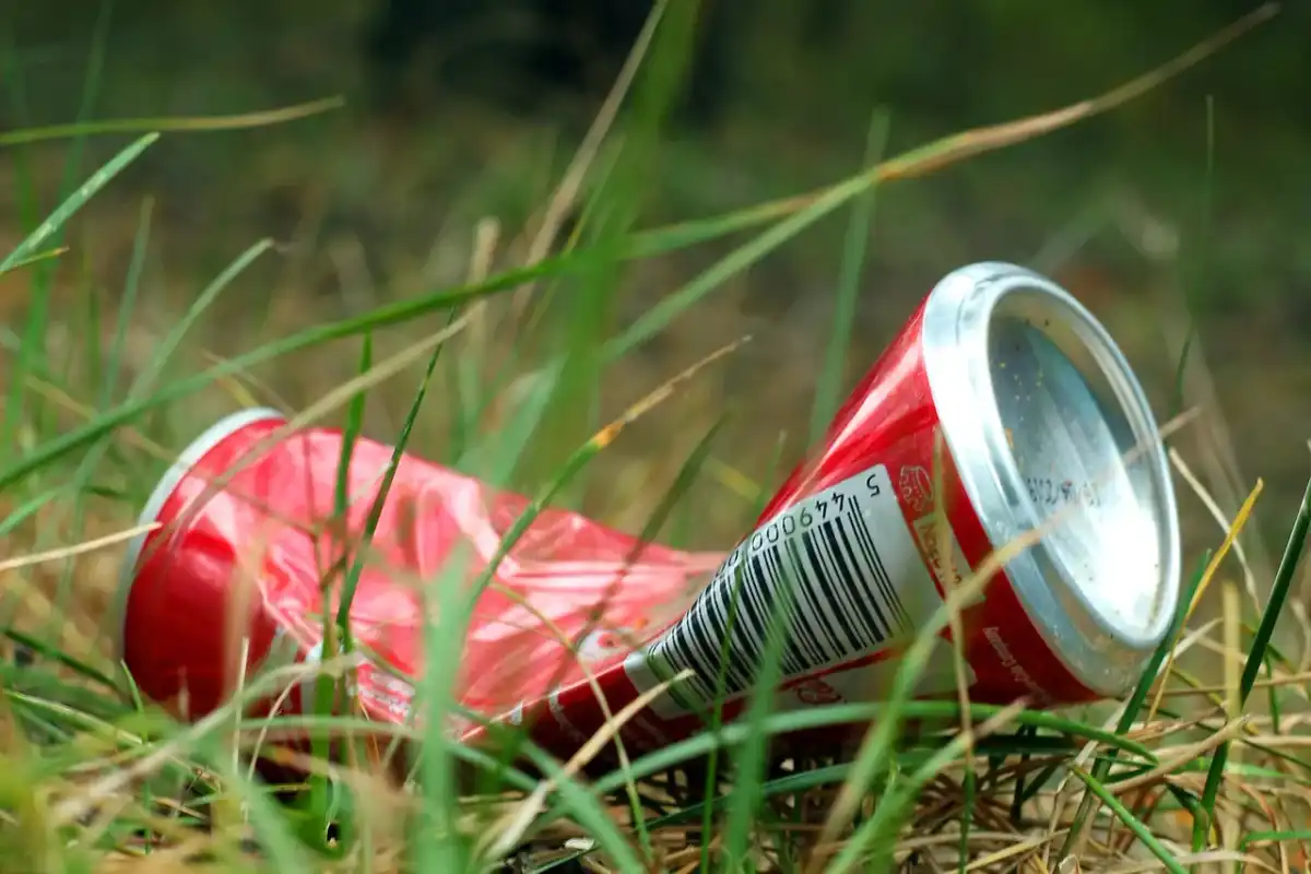 Zmień nawyki, nie życie. Prosty przewodnik po ekologii "przy okazji"