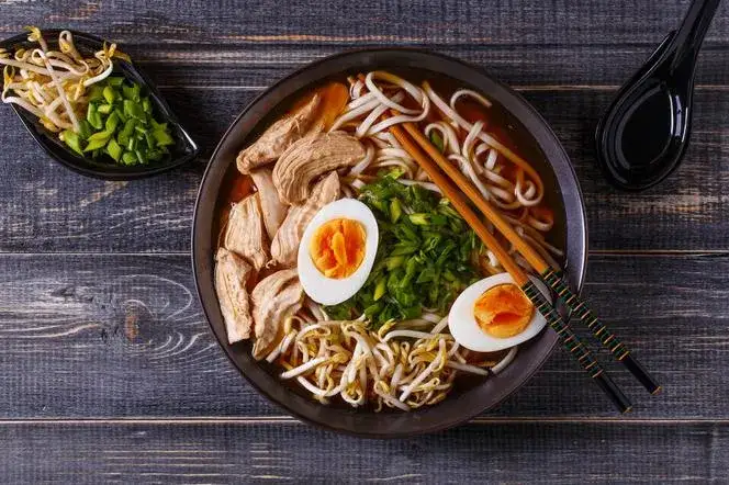 Zdjęcie Ramen ile kalorii? Odkryj, ile naprawdę zawiera kalorii!